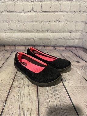 Skechers Women's Black and Pink Loafers 5.5 NWOT